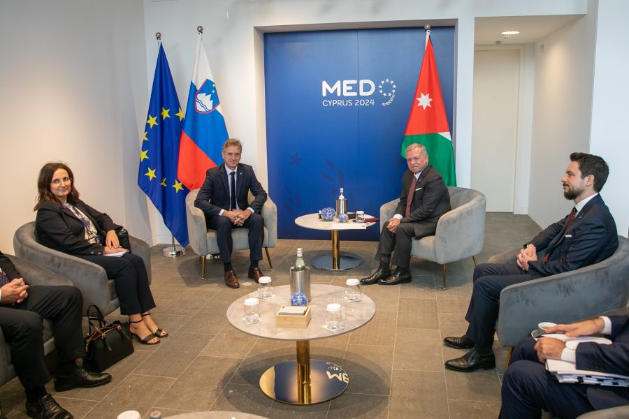 الملك عبدالله الثاني يعقد لقاء مع