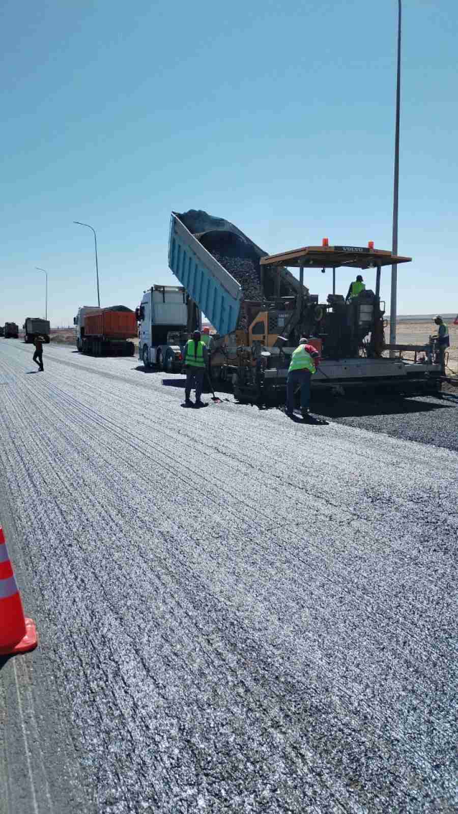 الفوسفات تمول توسعة وتأهيل طريق معان