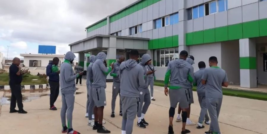 الاتحاد الإفريقي لكرة القدم يدخل على