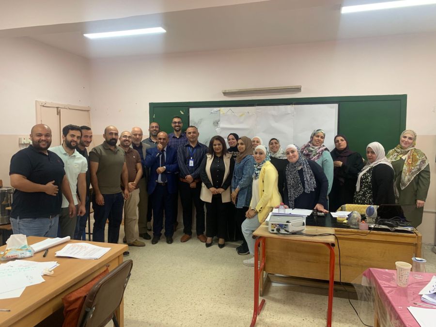 العجارمة تتابع دورة تدريب المعلمين الجدد