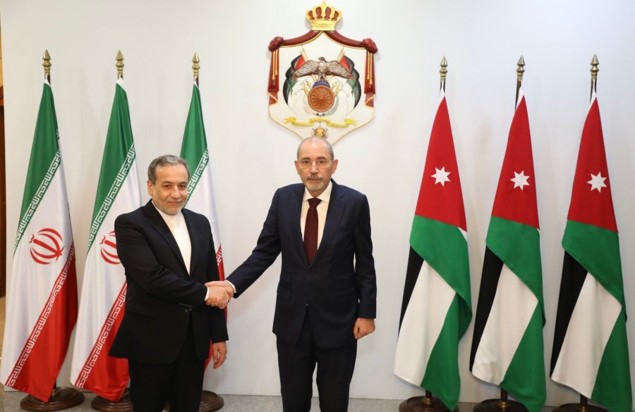 الصفدي ووزير الخارجية الايراني: معالجة القضايا