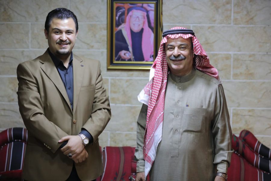 الشيخ عبدالله عقله ابو دلبوح يستقبل