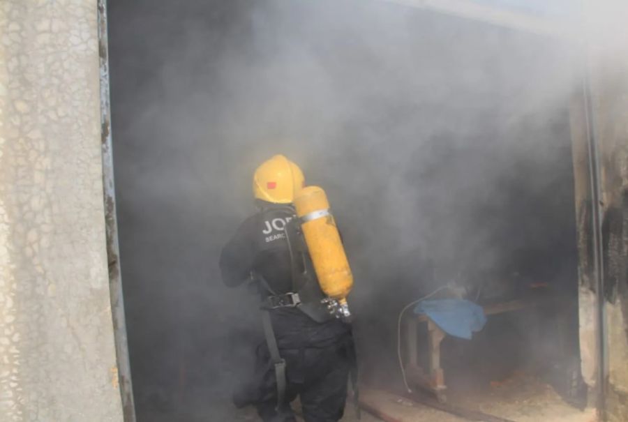 حريقان في مجمعين تجاريين لمالك واحد