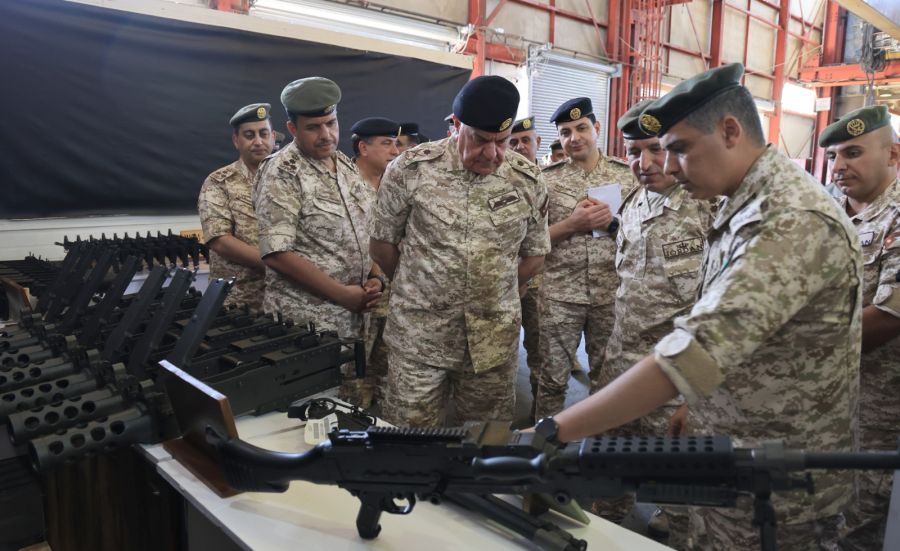 الحنيطي يزور قيادة مشاغل الحسين الرئيسية