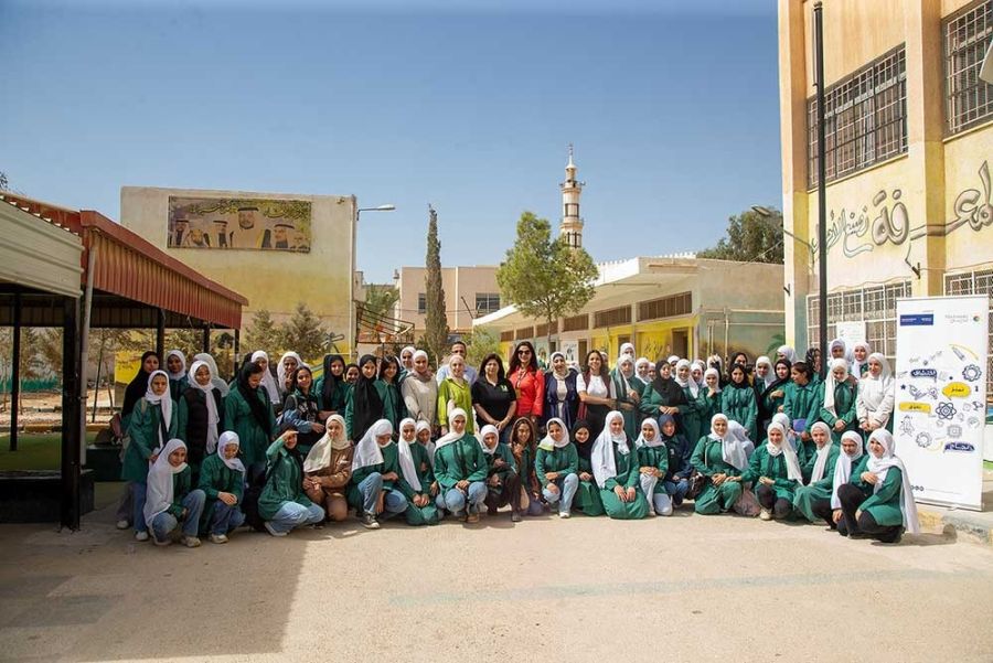 أمنية تشارك في يوم وظيفي لطالبات