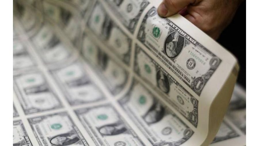 الدولار يرتفع لأعلى مستوى منذ آب