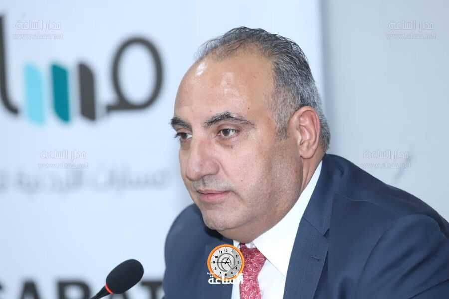 الشواربة يقرر صرف جميع مكافات الموظفين