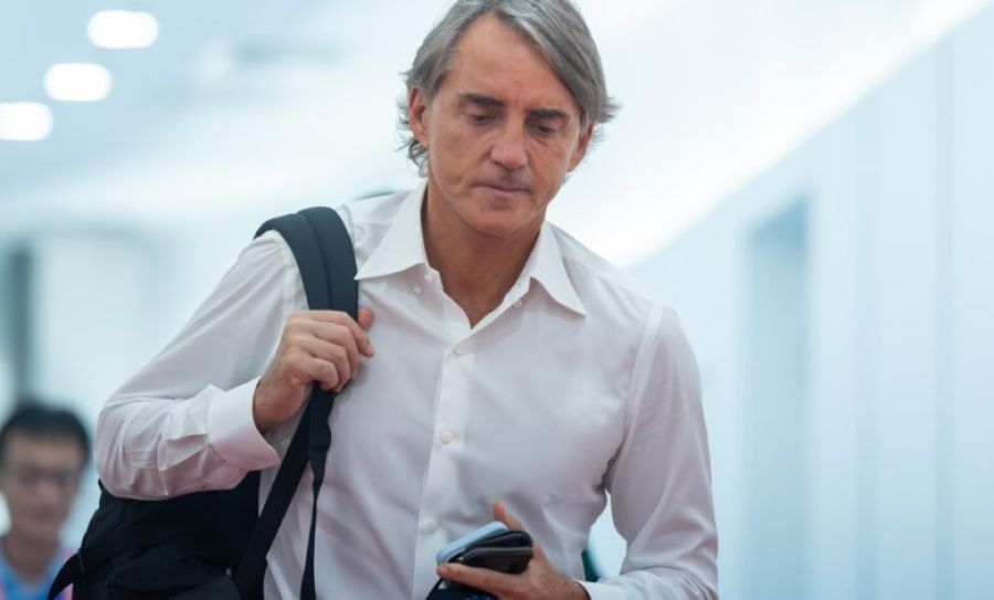 رسميا.. إقالة روبرتو مانشيني من تدريب