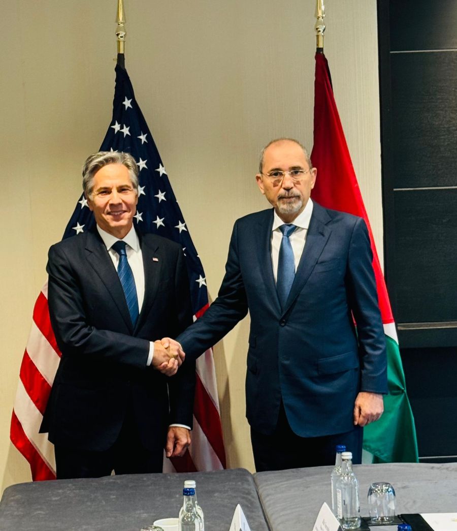 الصفدي يلتقي بلينكن في لندن.. وهذا