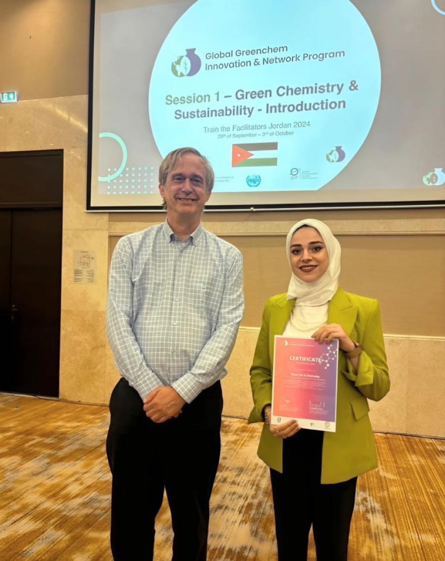 صيدلة عمان الأهلية تشارك بمؤتمر التدريب