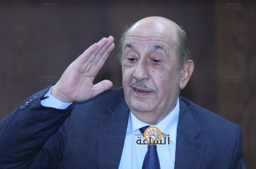 وزير أردني سابق يسأل 69 عينا: