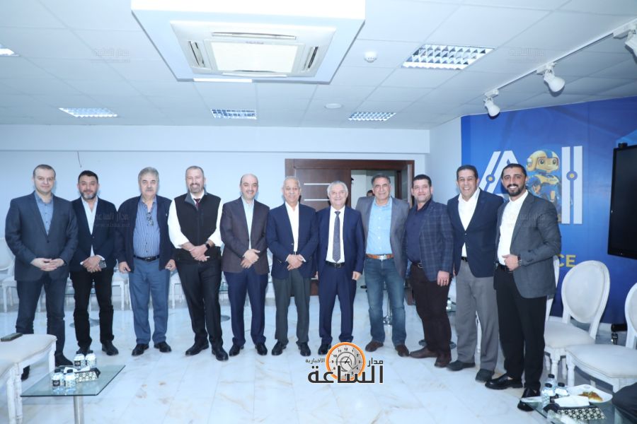 العين أحمد الخضري يستقبل المهنئين بالإرادة