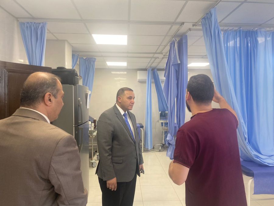 محافظ الزرقاء يتفقد مركز صحي الأزرق