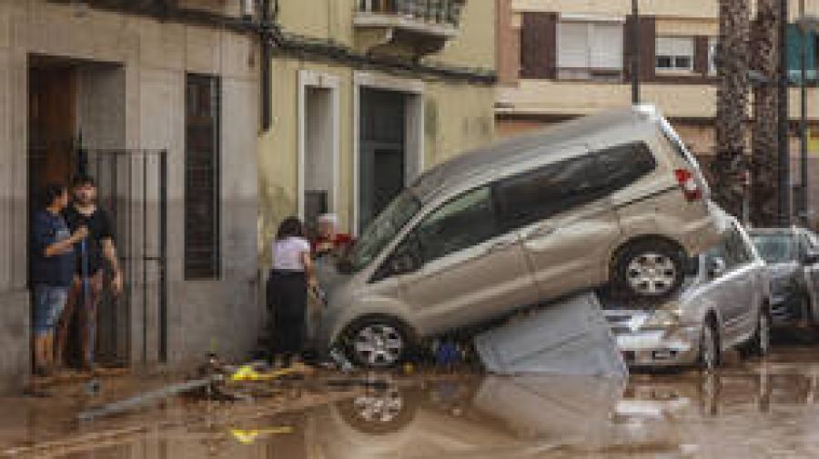 ارتفاع عدد ضحايا الفيضانات في إسبانيا