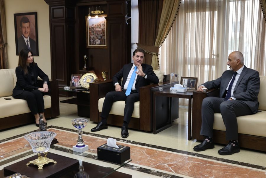 عمان الأهلية تستقبل المستشار الثقافي العراقي