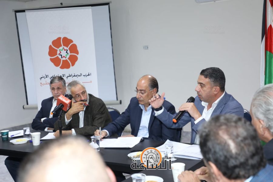 ضريبة المركبات الكهربائية على طاولة الحزب