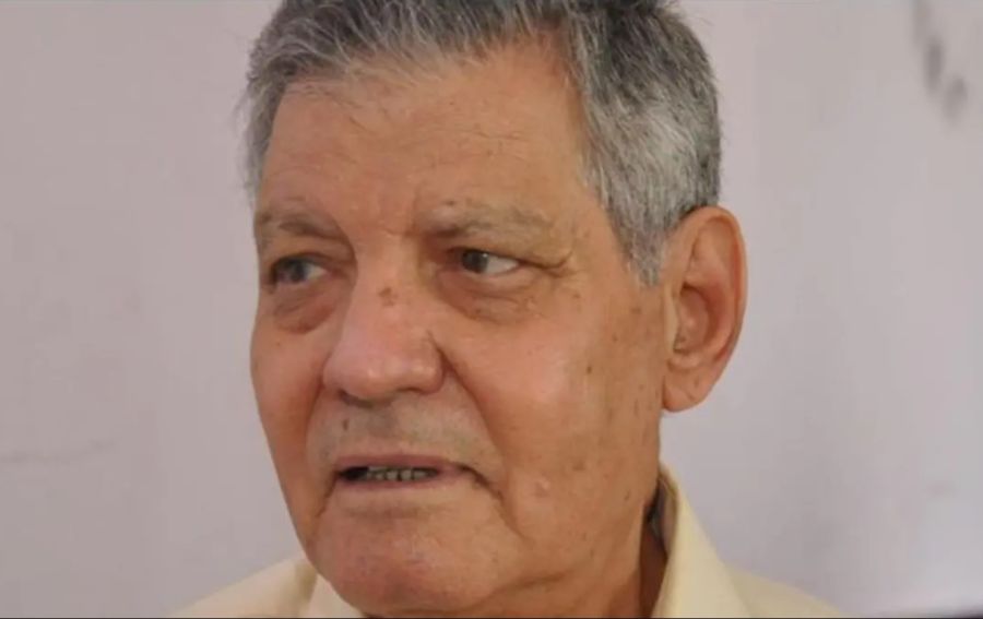 وفاة شاعر عربي كبير صباح اليوم