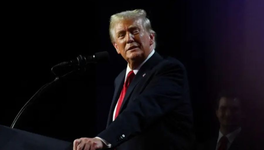 ترامب يكشف القرارات التي سيتخذها بأول