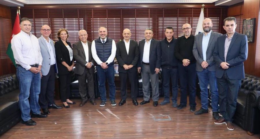 تجارة عمان و (انتاج) تبحثان قضايا