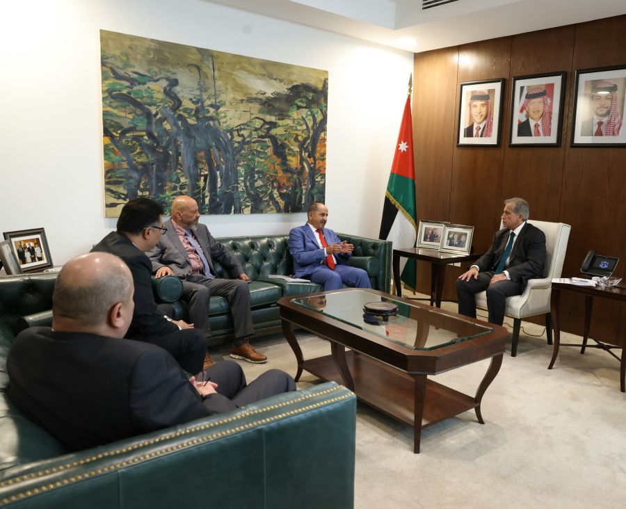 رئيس الوزراء يلتقي نقيبيّ المهندسين الزراعيين