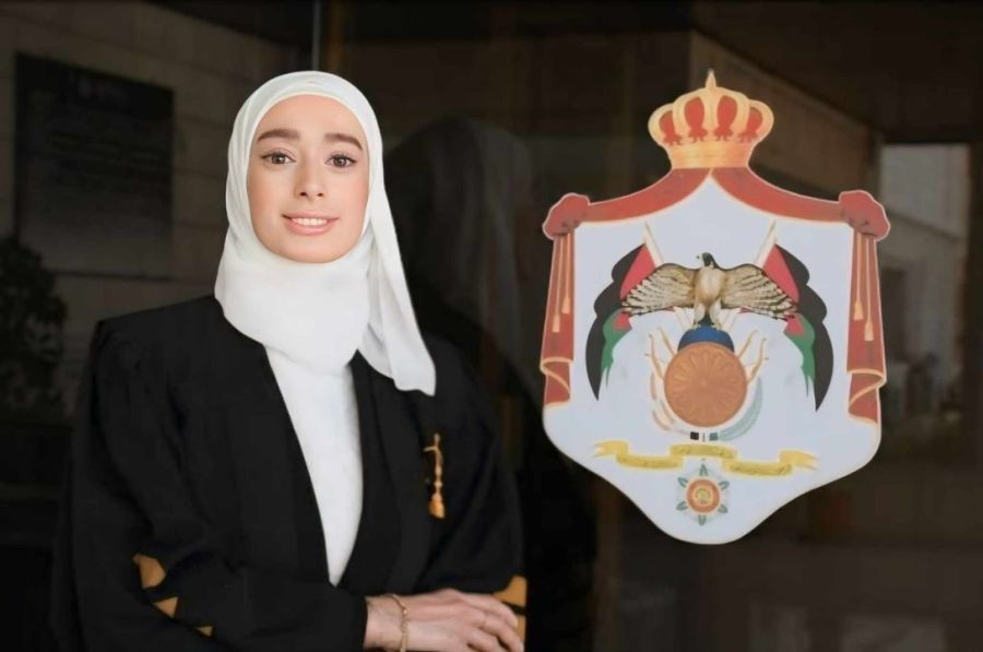 المحامية أيه محمد عواد.. مبارك