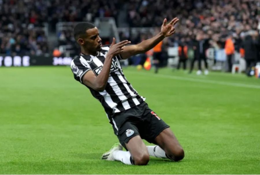 نيوكاسل يحدد سعر بيع إيساك.. ارسنال