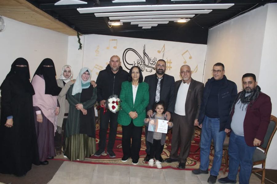 حفل توقيع ديوان بعنوان بعض من