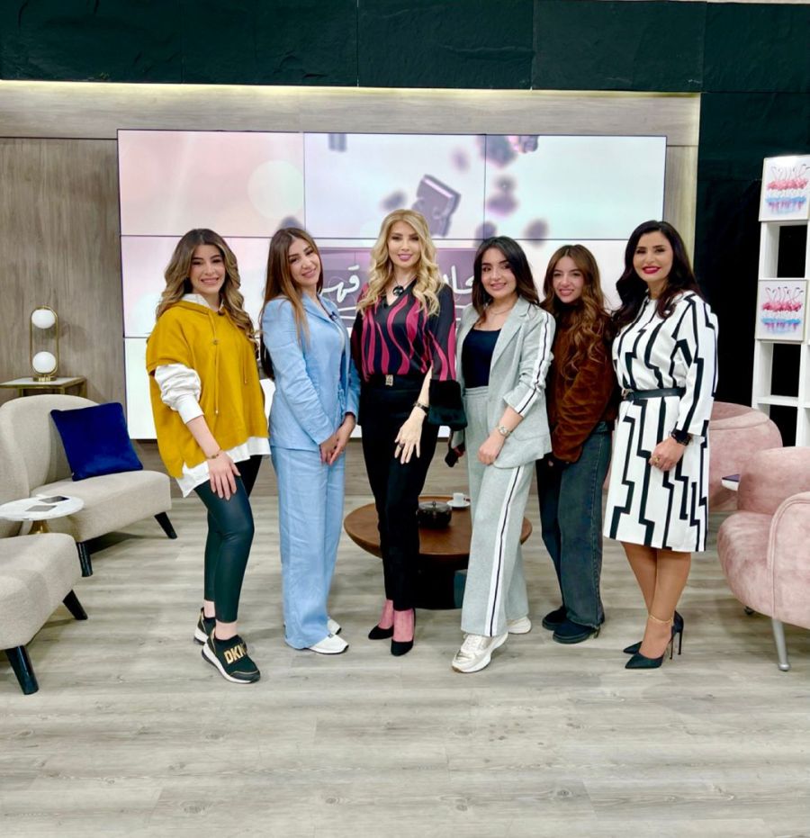 شقيقتان من أصل 7 شقيقات في