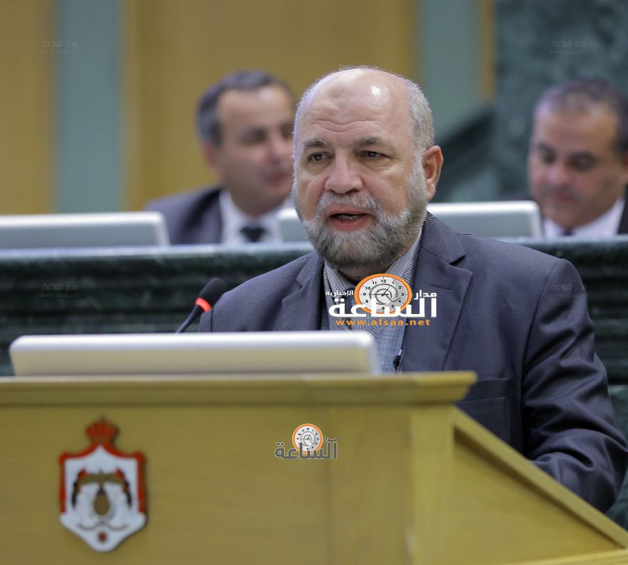 النائب أيمن أبو الرب إيجاد بيئة