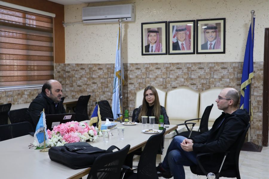 جامعة الزرقاء تستقبل وفدا من جامعة