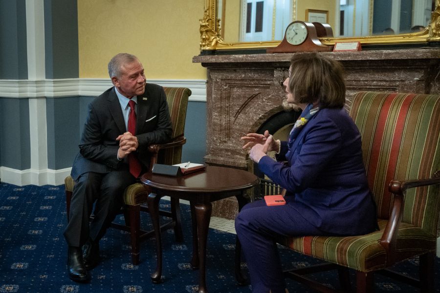 الملك عبدالله الثاني يلتقي نانسي بيلوسي