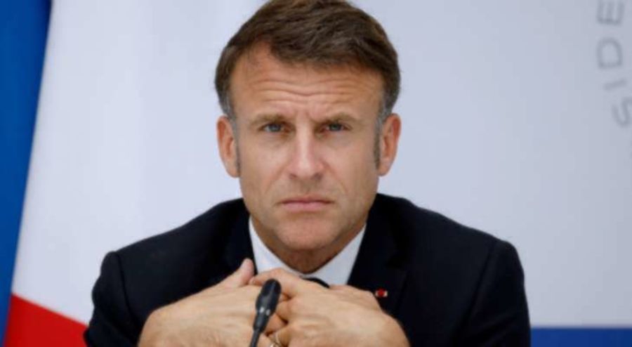 ماكرون لن يعيّن رئيسا جديدا للوزراء