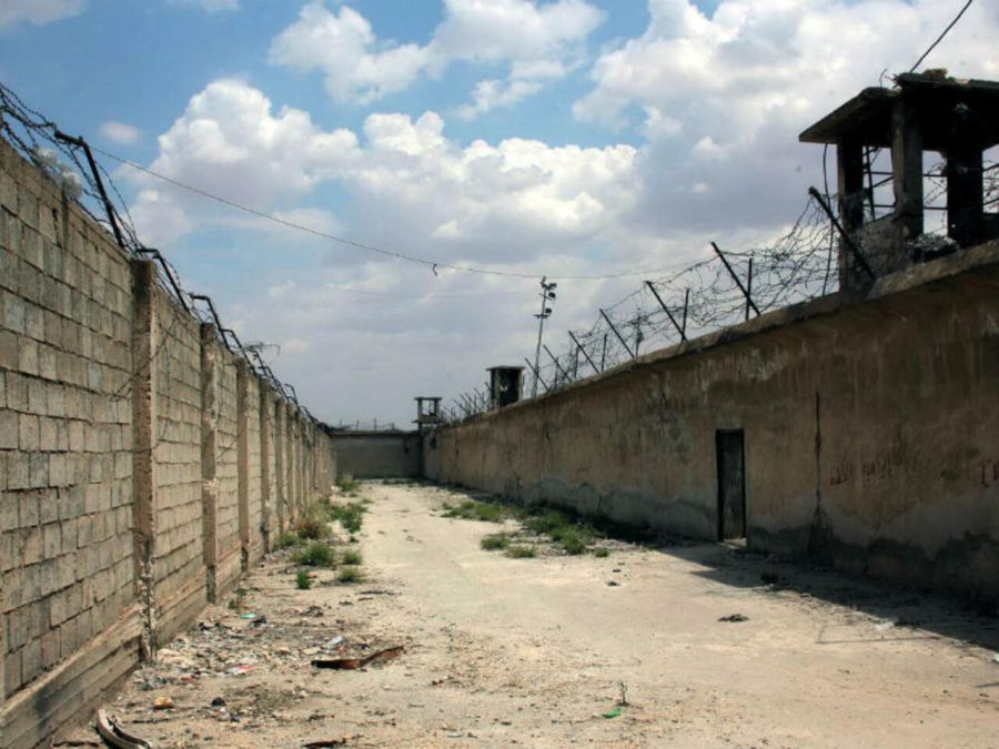 الدفاع المدني السوري يواصل البحث لاحتمال