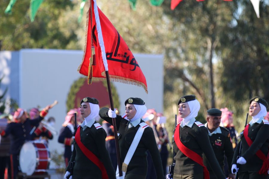 تخريج دورة الضباط الجامعيين المهنيين -