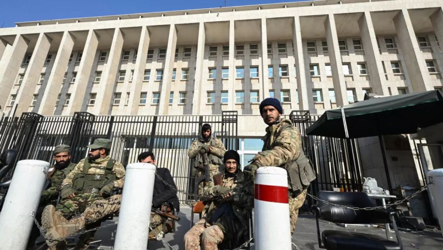 مصرف سوريا المركزي يطمئن المودعين: أموالكم