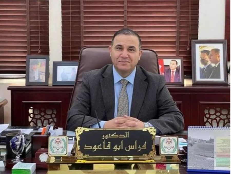 محافظ الزرقاء الدكتور فراس أبو قاعود