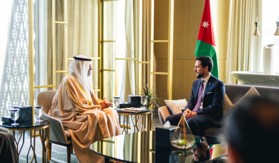 ولي العهد يلتقي وزير الخارجية الكويتي