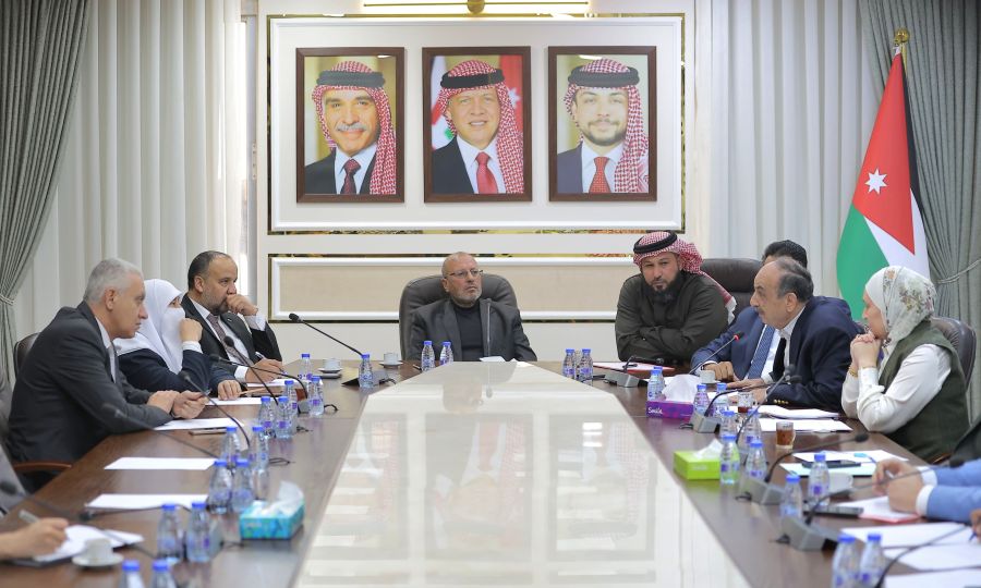 التعليم النيابية تناقش آلية عملها في