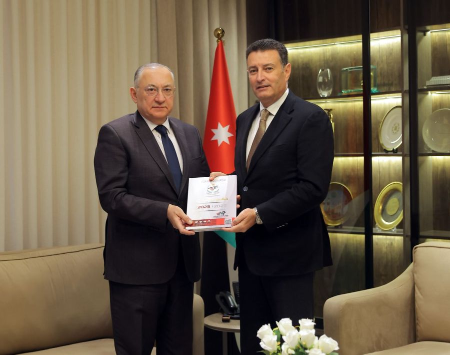 الصفدي يتسلم تقرير هيئة النزاهة ومكافحة