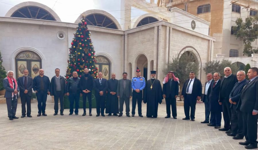 محافظ عجلون يهنئ الطوائف المسيحية بعيد