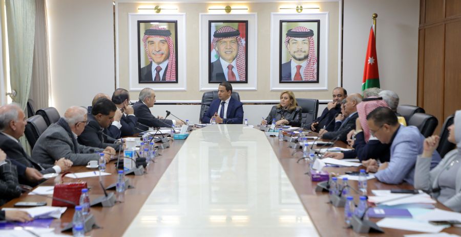 عزم النيابية تبحث مقترحات حول تعديل