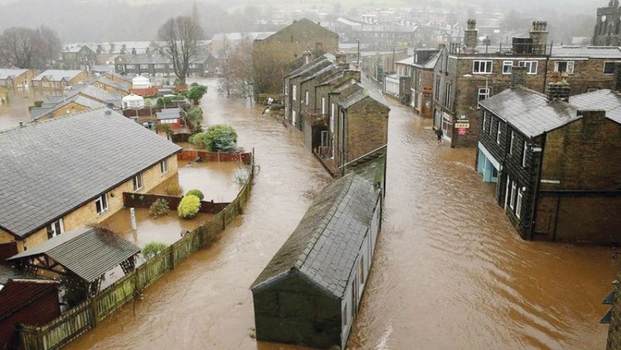 فيضانات وأحوال جوية قاسية تضرب المملكة