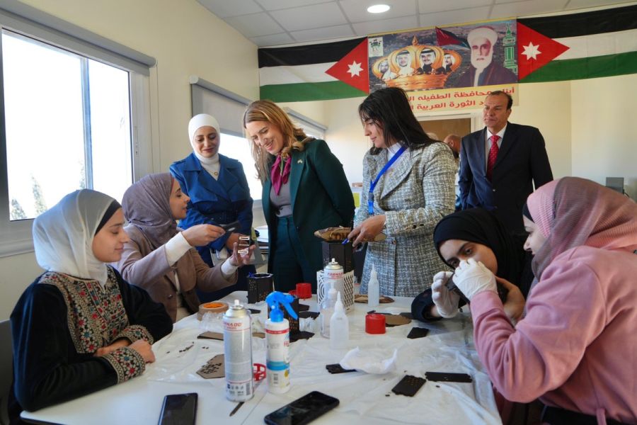 السفارة الأميركية في عمّان تتغزل بجمال