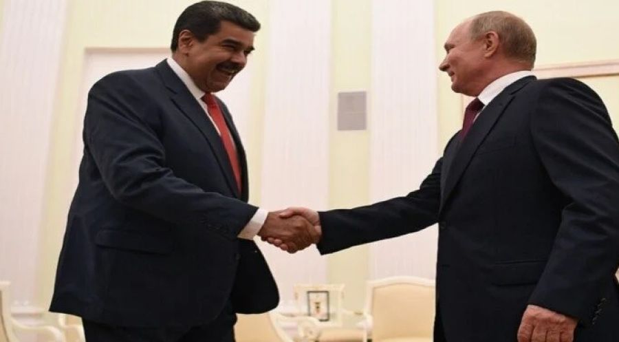 بوتين يهنئ مادورو بتنصيبه لولاية رئاسية