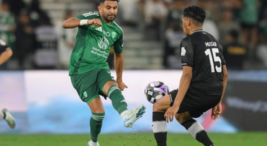 الأهلي يهزم الشباب بثلاثية في الدوري