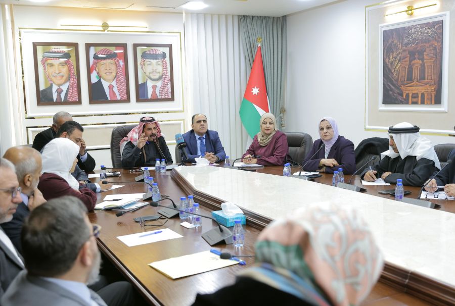 النقل النيابية تبحث التحديات التي تواجه