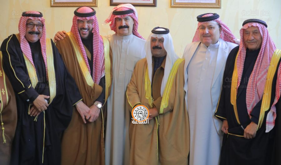 شيوخ واعيان ورجال أعمال ووجهاء في