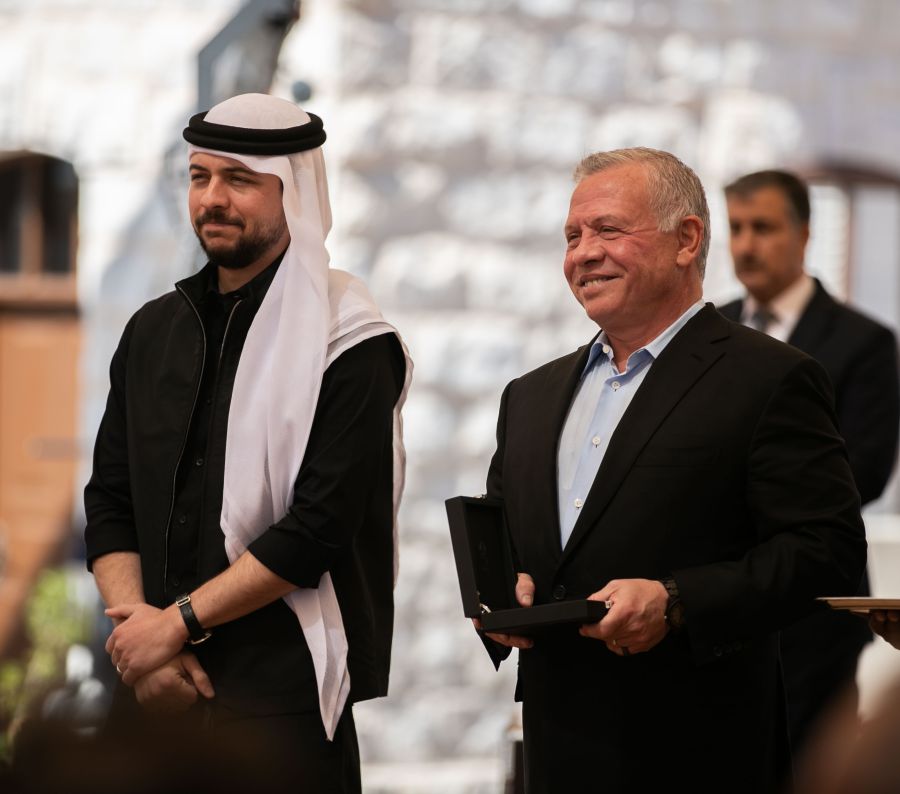 الملك وولي العهد يتلقيان برقيات تهنئة