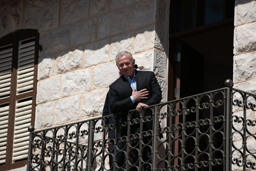 ياسمين باديس تهنئ الملك بعيد ميلاده