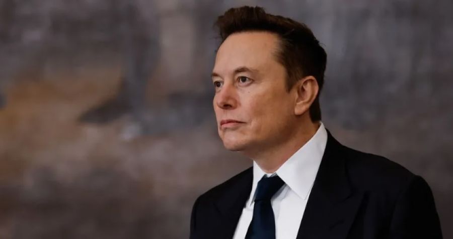 بسبب إيلون ماسك.. قرار إداري ضد